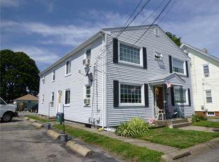 8 Tweed St, Pawtucket, RI 02861