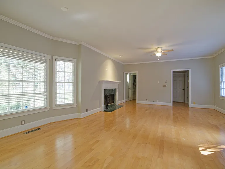 1150 Goodwin Pl NE — Photo 8