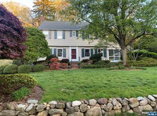 342 Beechwood Rd, Ridgewood, NJ 07450