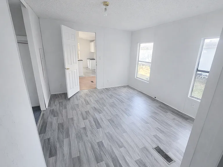 110 Deborah Dr #20 — Photo 12