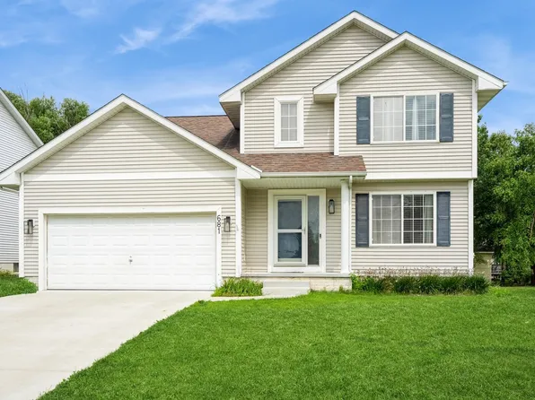 681 63rd St, West Des Moines, IA 50266