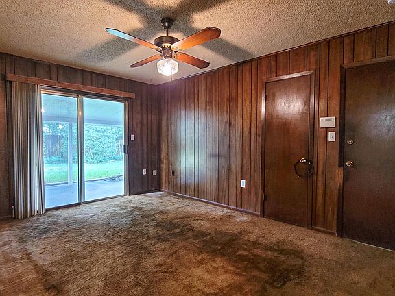 3rd image of 297 Echo Cir