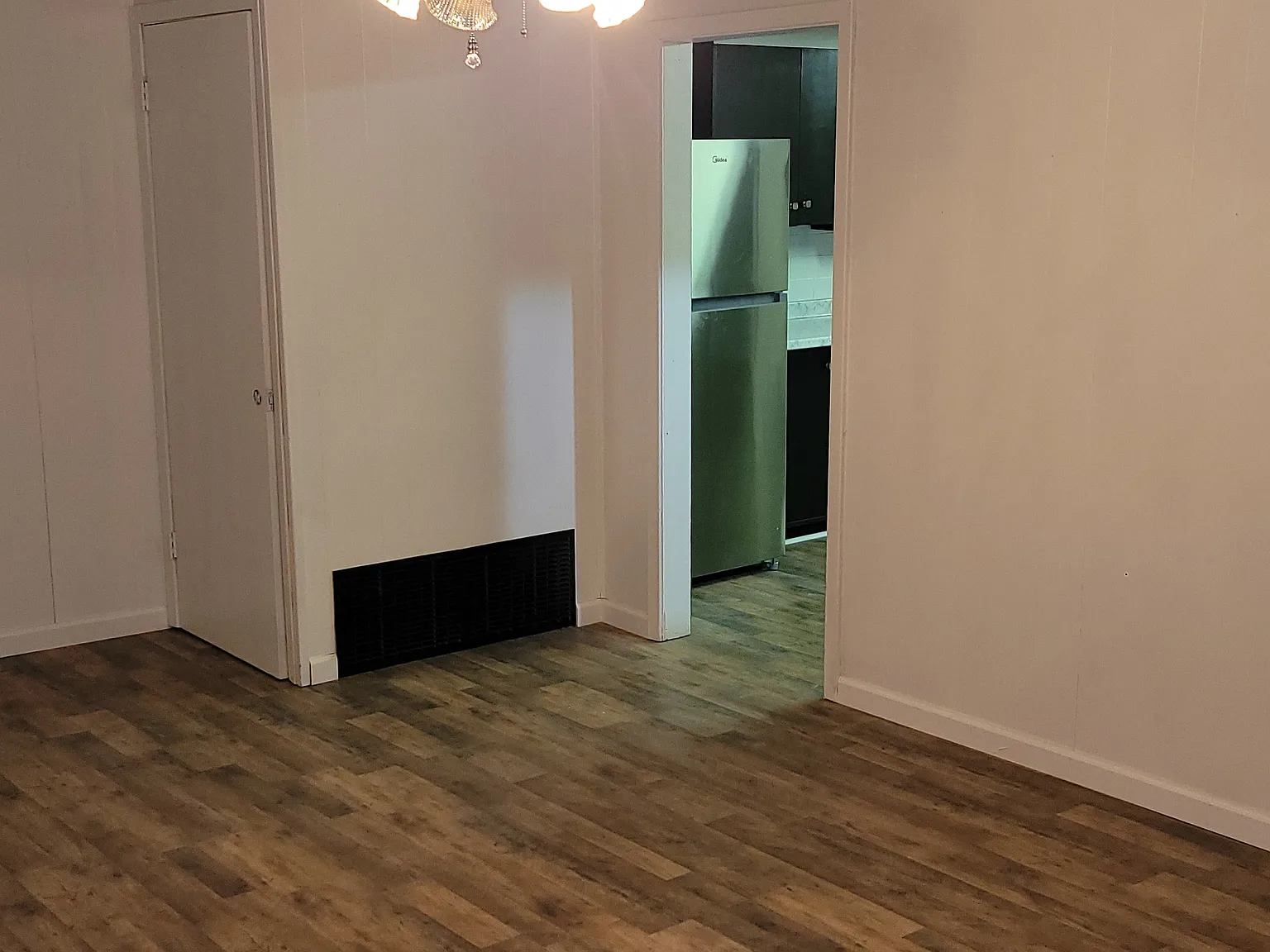3 bed, 1744 sqft, $1,600 — Photo 2