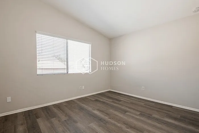 2708 W Temple St — Photo 11