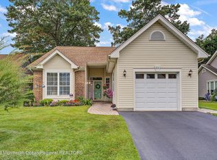 104 Driftwood Dr, Bayville, NJ 08721