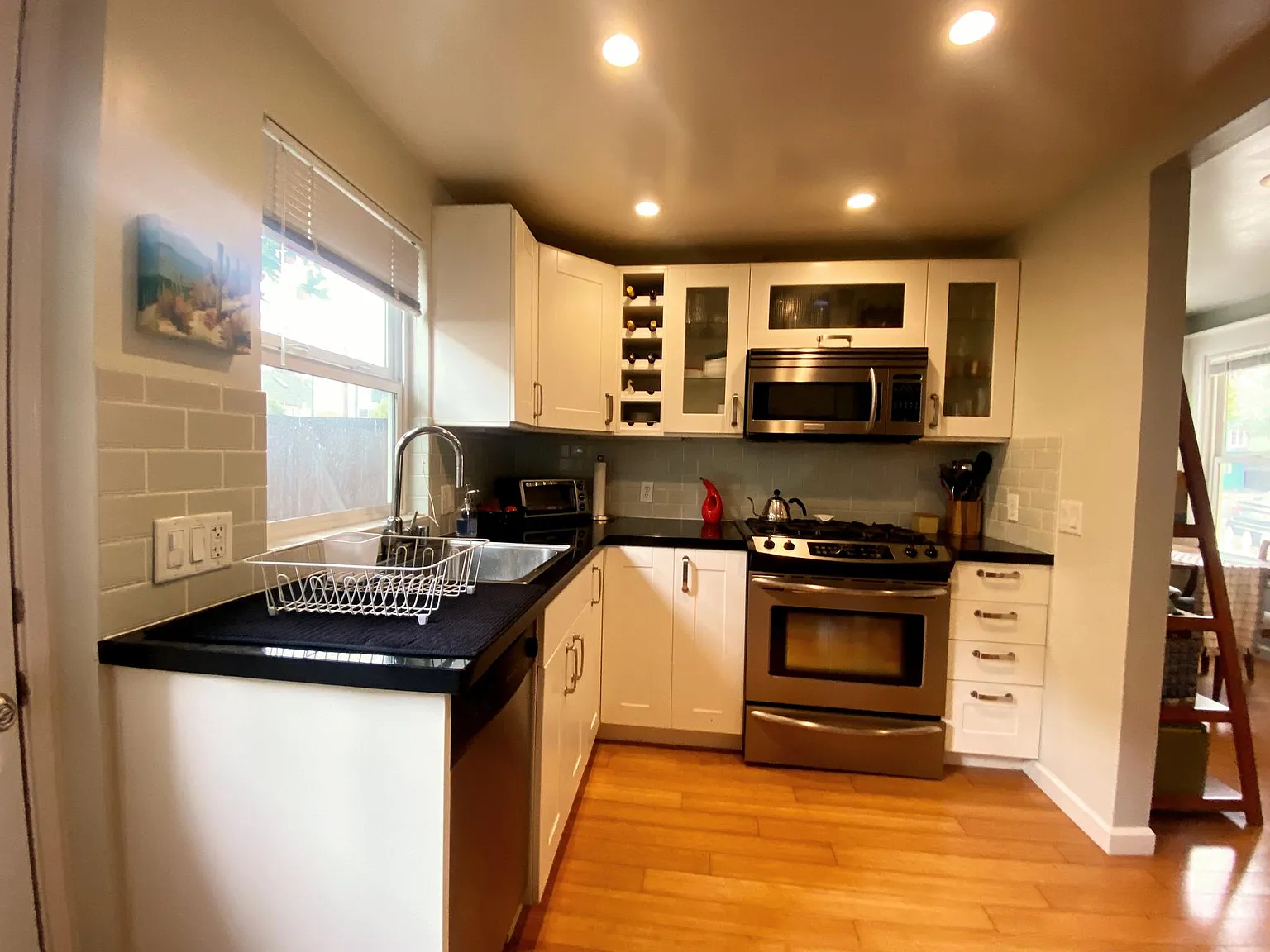 2 bed, 900 sqft, $2,950 — Photo 2