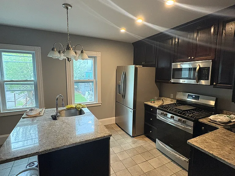 13 Clyde St — Photo 3