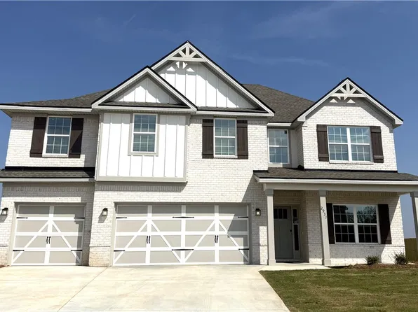 2931 Wyndham Village Dr, Opelika, AL 36804