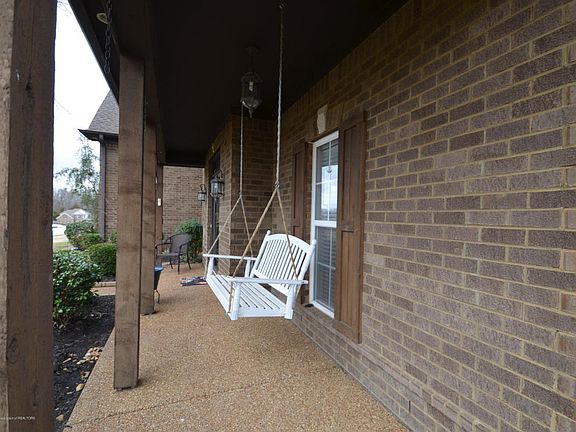 3rd image of 2286 Heritage Cir W