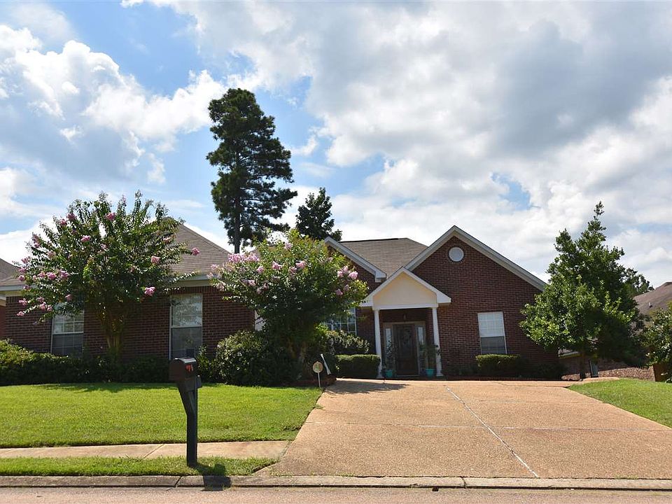 1st image of 107 Apple Blossom Dr