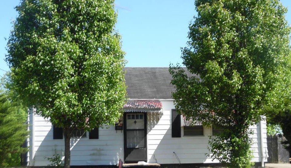 1st image of 205 Leigh St
