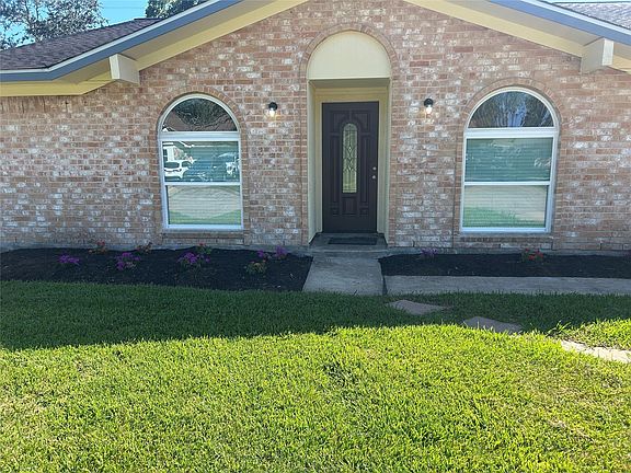 2nd image of 2305 Kingsway Dr