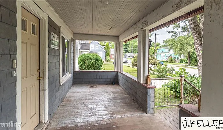 914 Woodlawn Ave — Photo 14