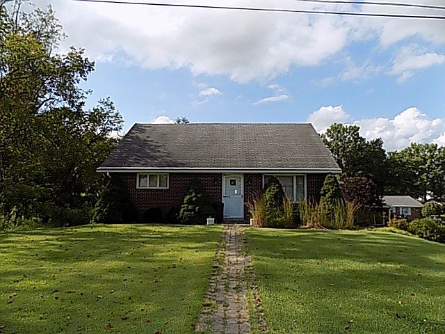 1st image of 206 James St