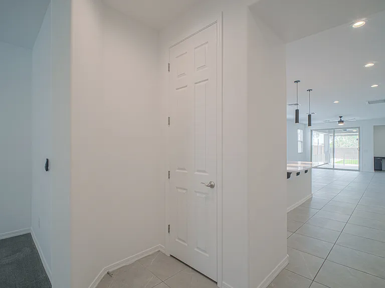 1793 N Westfall Ln — Photo 3