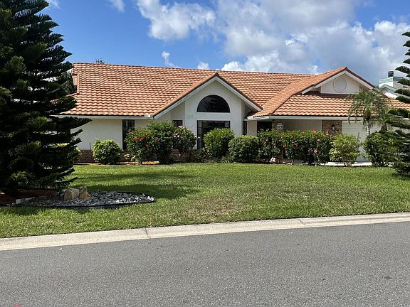 3rd image of 823 Spanish Wells Dr N