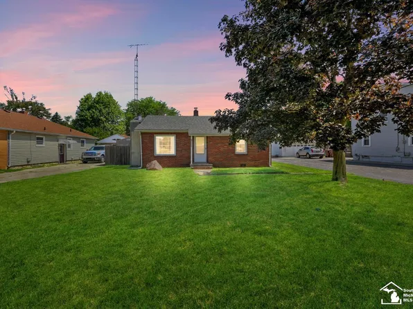 5864 Edgewood Blvd, Monroe, MI 48161
