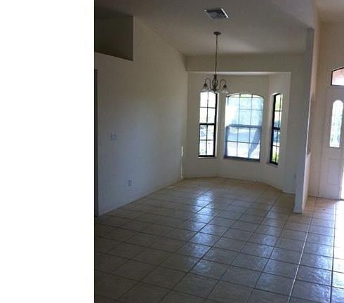 4th image of 381 Marquesas Ct