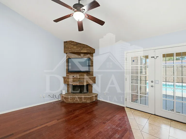 5654 W Mountain View Rd — Photo 8
