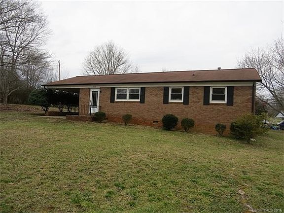 2nd image of 320 Hazelwood Cir