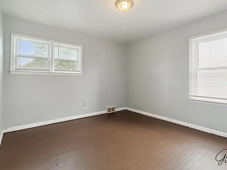 21320 La Salle Blvd — Photo 12