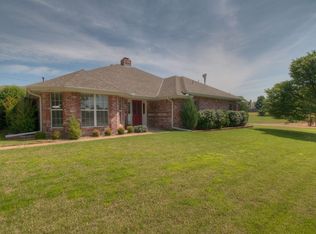 2724 Kingston Dr, Bartlesville, OK 74006