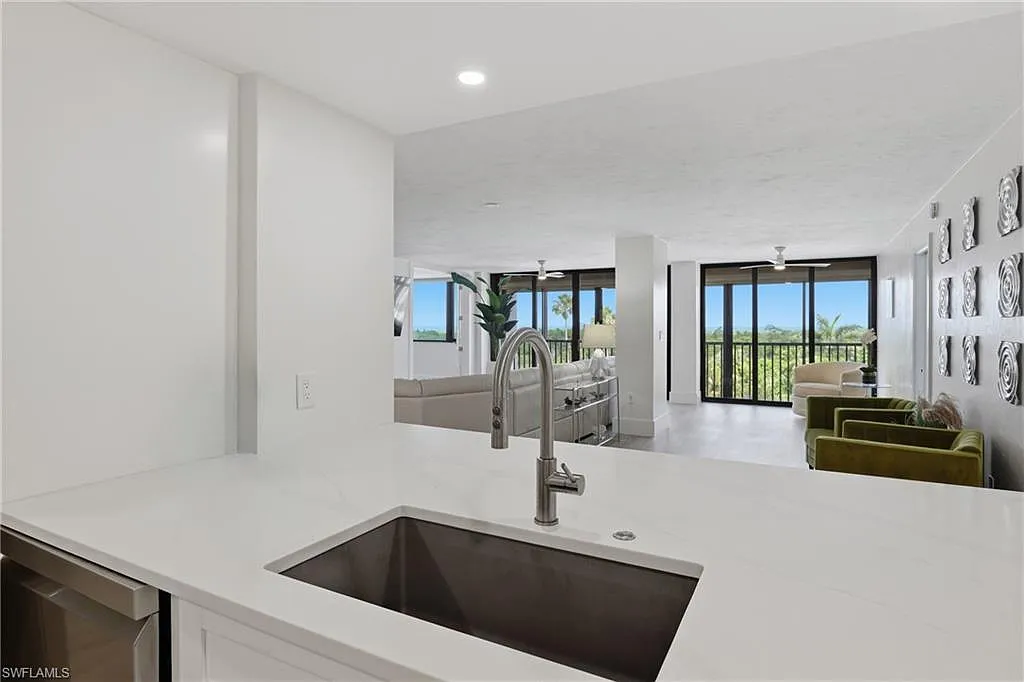 2 bed, 2.0 bath, 2009 sqft, $7,000 — Photo 4