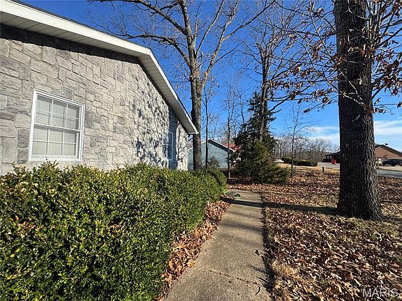 3rd image of 16935 Lemming Ln