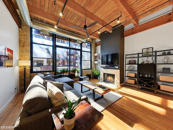 4th image of 2300 W Wabansia Ave APT 124