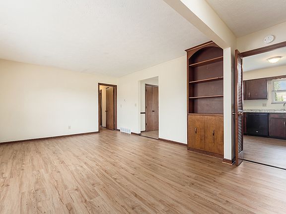 4th image of 6700 Sharon Woods Blvd