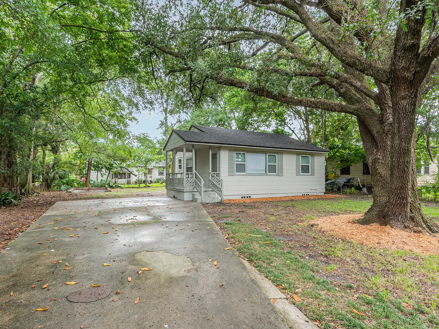 2 bed, 784 sqft, $1,350 — Photo 1