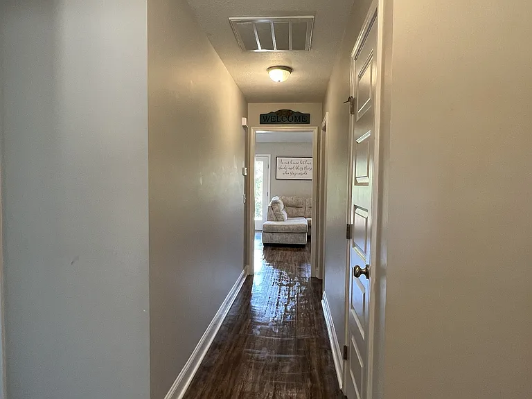 607 N Main St — Photo 14