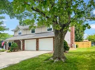 1026 Woodleaf Dr, O'Fallon, IL 62269