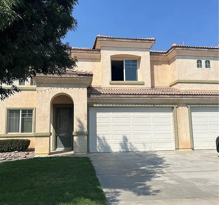 15062 Garibaldi St