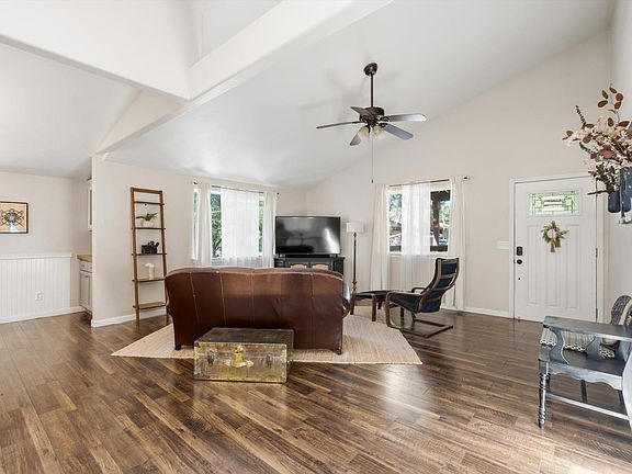 4th image of 954 Wren Ct
