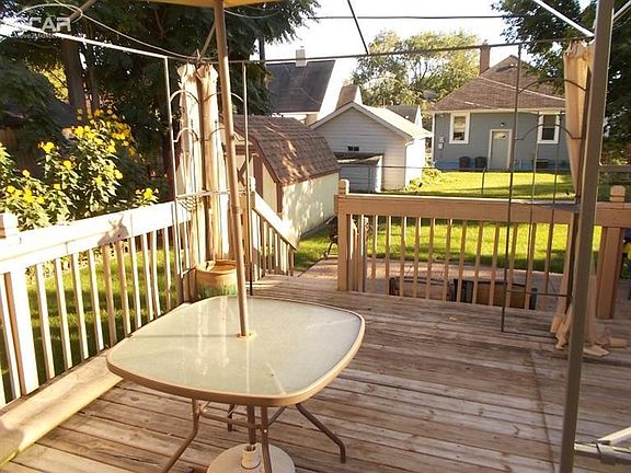 2nd image of 713 Crawford St