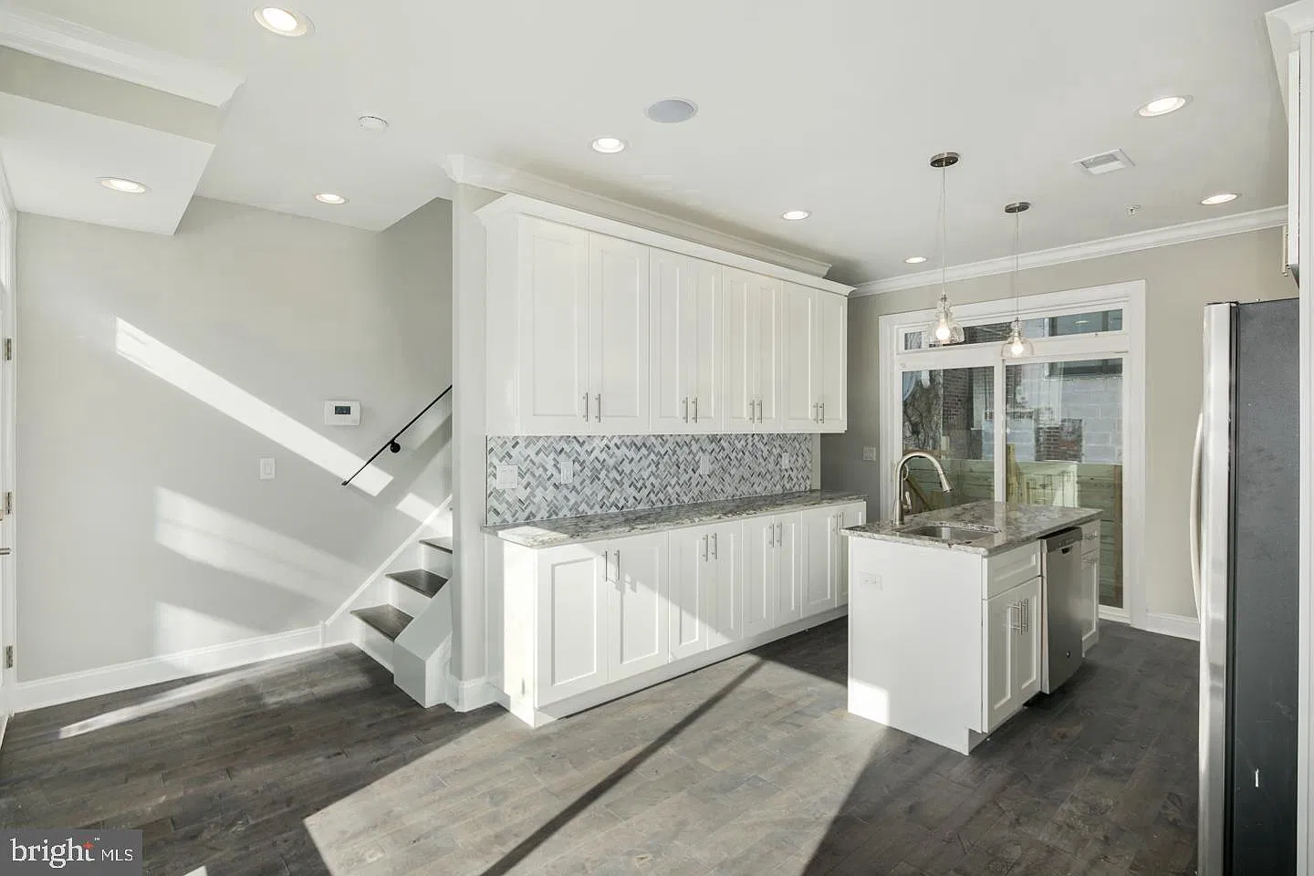 3 bed, 3.0 bath, 1680 sqft, $2,500 — Photo 3