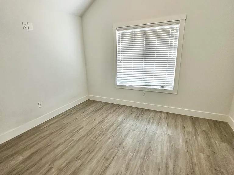 6954 22nd Pl — Photo 8