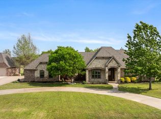 1106 W Iberian Ct, Granbury, TX 76048
