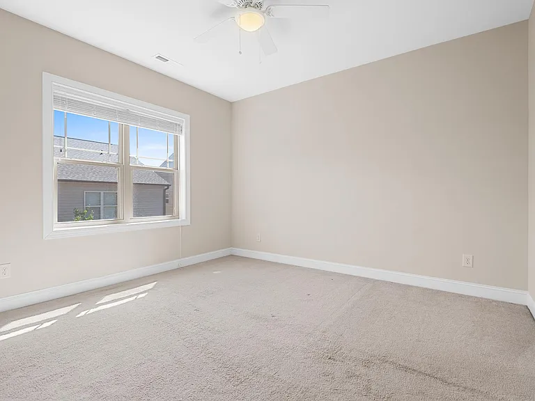 3950 Amelia Park Dr — Photo 16