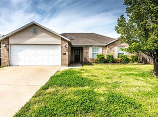 118 E Rob St, Farmington, AR 72730