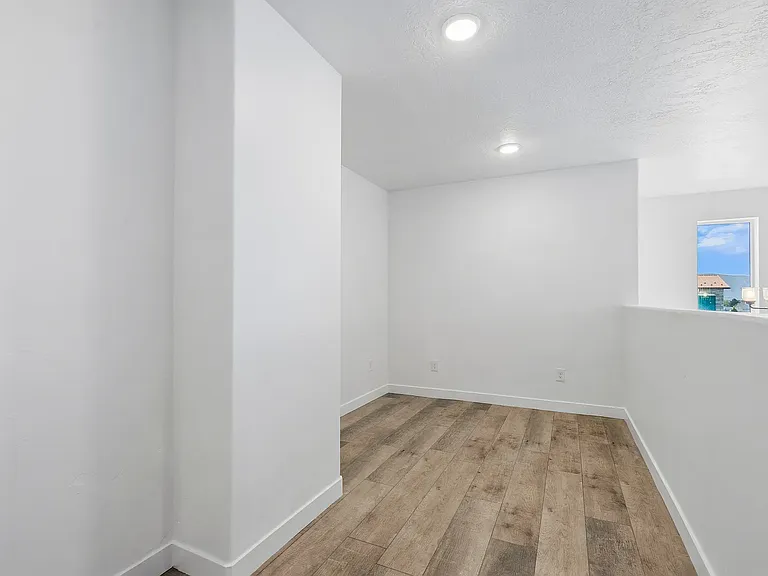 244 N 200 E — Photo 6