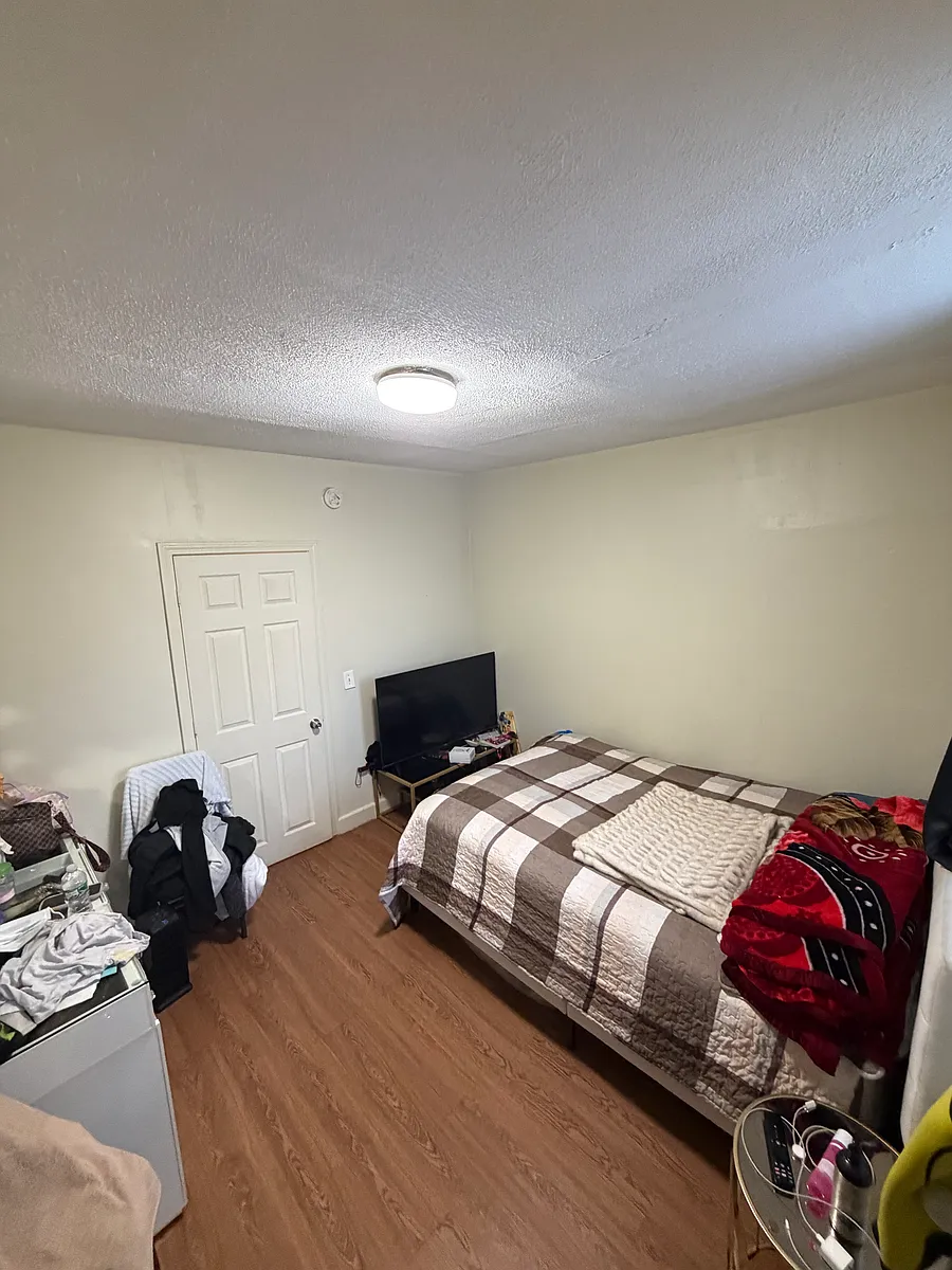 Building Photo - 222 Amory St #3