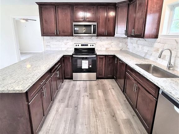 4th image of 805 Missouri St