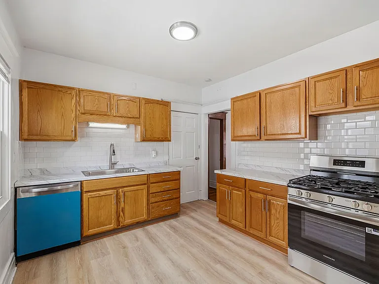 176 Commonwealth Ave #2 — Photo 11