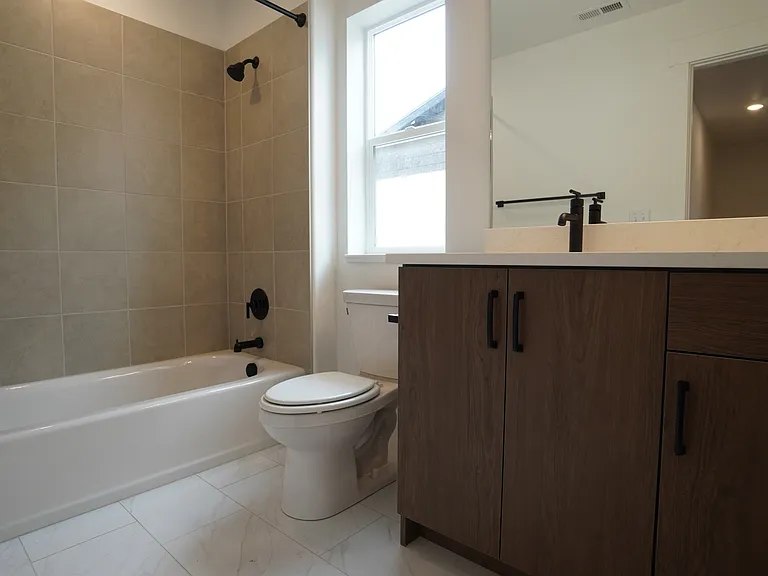 325 N Liberty Ave — Photo 15