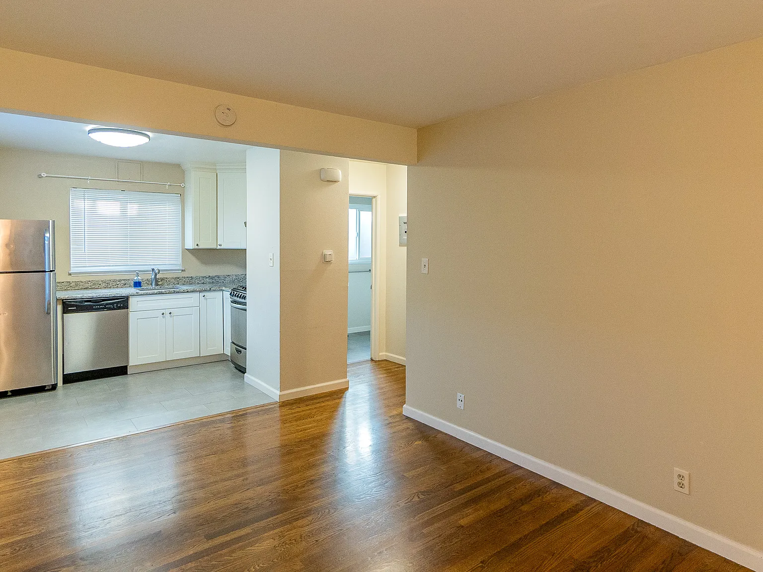 1 bed, 500 sqft, $2,150 — Photo 2