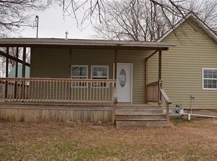 329 W 10th St, Lyndon, KS 66451