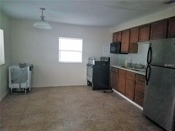 2nd image of 1 N Hart Blvd