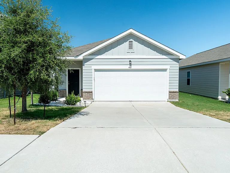 402 Gemsbok Rd — Photo 1